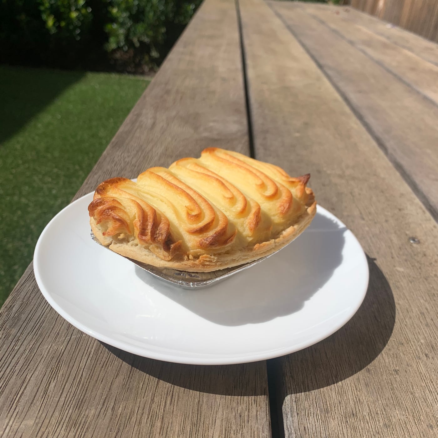Classic Shepherd's Pie (British Lamb Mince Pie with Buttery Cheddar Mashed Potato Topping)